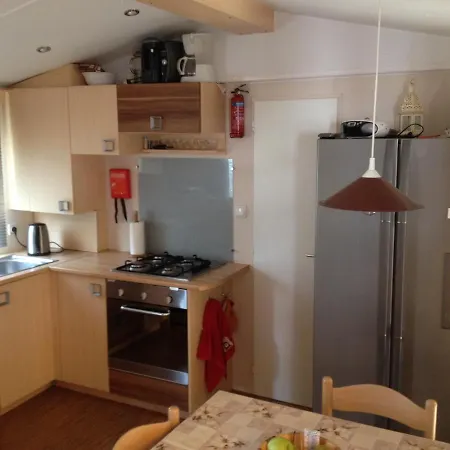 Magic Mobile Montourey, 3 Chambres, 2 Salles De Bain, Piscine Disponible Sur Place Tatil parkı