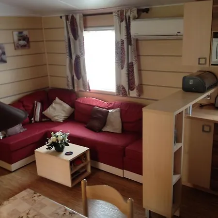 Magic Mobile Montourey, 3 Chambres, 2 Salles De Bain, Piscine Disponible Sur Place