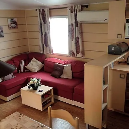 Magic Mobile Montourey, 3 Chambres, 2 Salles De Bain, Piscine Disponible Sur Place Aldeamento Turístico Fréjus