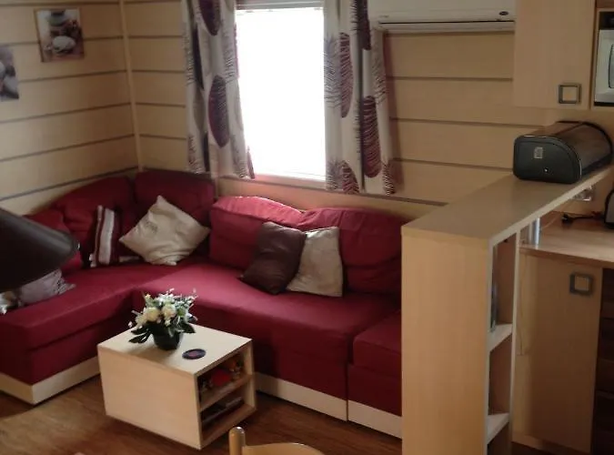 Magic Mobile Montourey, 3 Chambres, 2 Salles De Bain, Piscine Disponible Sur Place